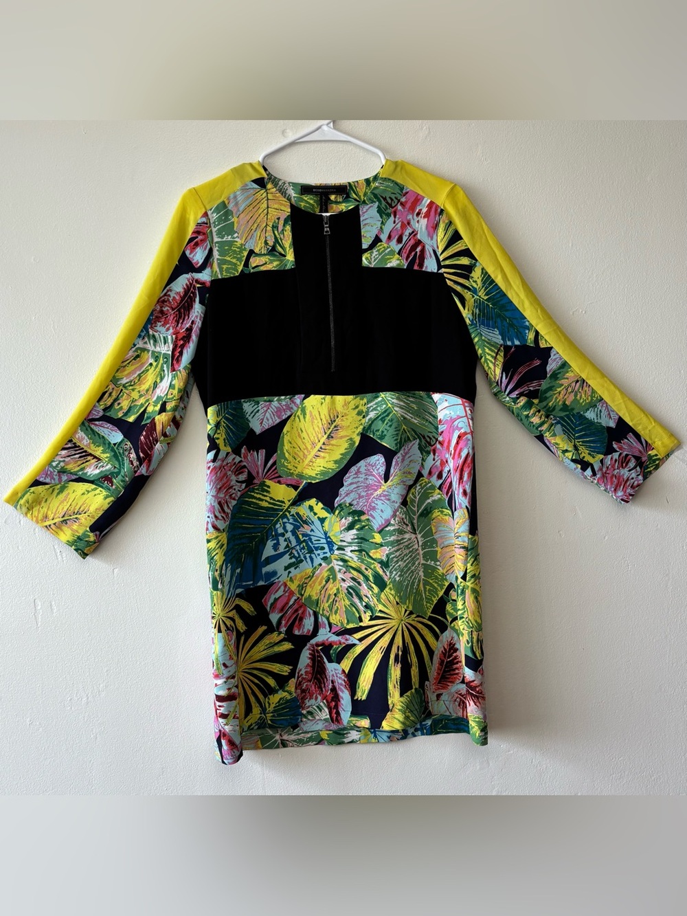 BCBGMAXAZRIA Women’s Tropical Print Tunic Blouse – Size Small